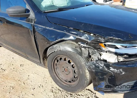 2014 Volkswagen Jetta 1.8T Se z USA, uszkodzony, nr VIN 3VWD17AJ2EM219560